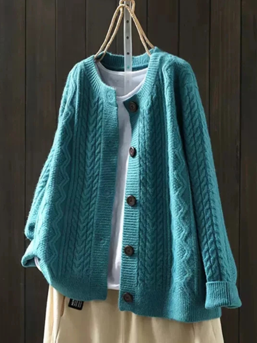 Lorenza | Timeless Cable-Knit Cardigan